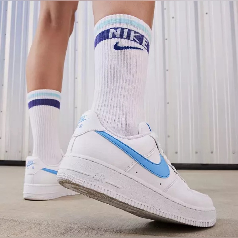 Nike Women's Air Force 1 '07 - Picture 4 of 4